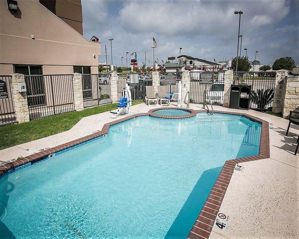 Comfort Suites Austin Nw Lakeline Bagian luar foto