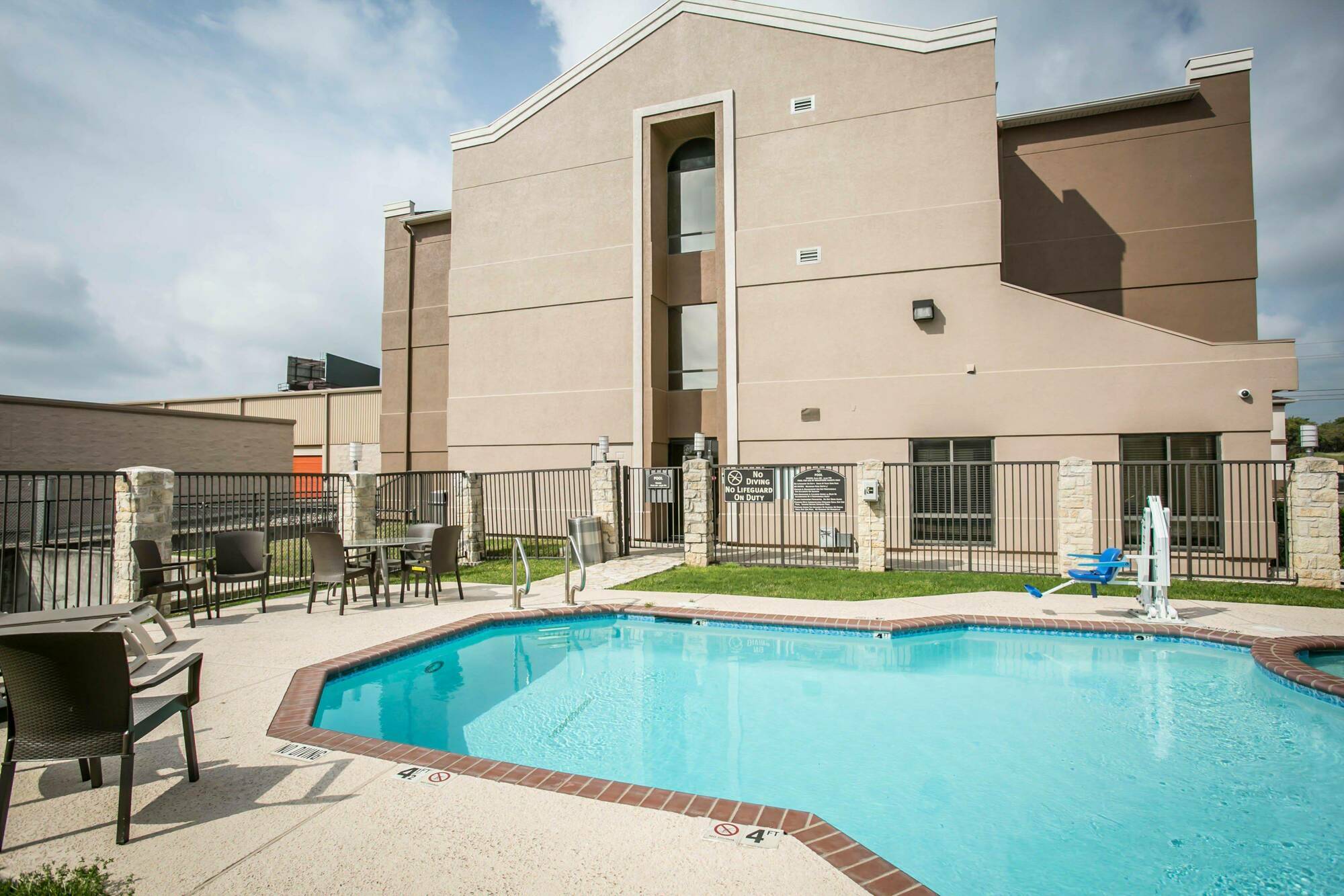 Comfort Suites Austin Nw Lakeline Bagian luar foto